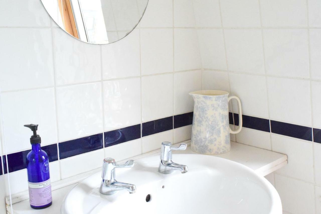 3 Bedroom Family House With A Superb Kitchen And Garden ロンドン エクステリア 写真