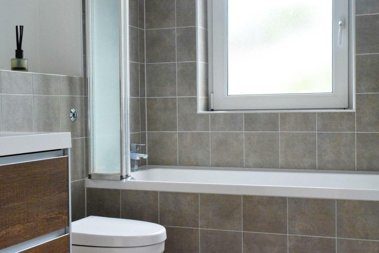 3 Bedroom Family House With A Superb Kitchen And Garden ロンドン エクステリア 写真