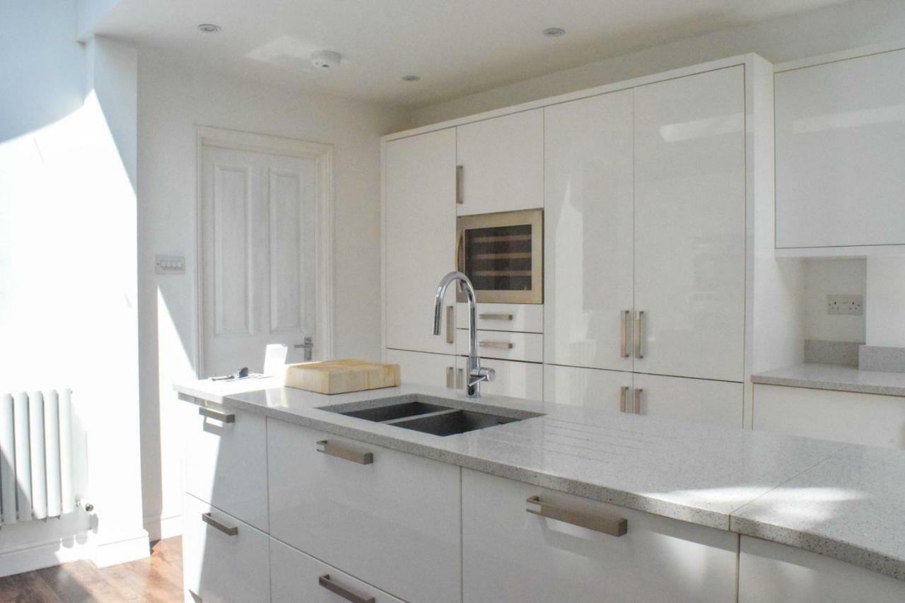 3 Bedroom Family House With A Superb Kitchen And Garden ロンドン エクステリア 写真