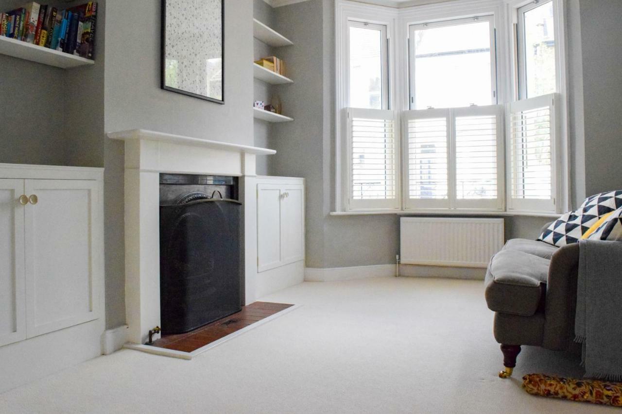 3 Bedroom Family House With A Superb Kitchen And Garden ロンドン エクステリア 写真