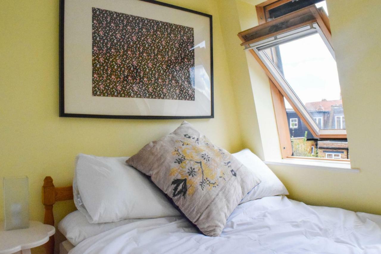 3 Bedroom Family House With A Superb Kitchen And Garden ロンドン エクステリア 写真